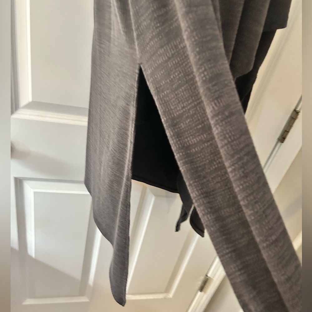 Textured assymetrical taupe colored top - Picture 2 of 4